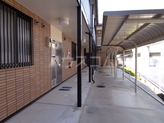 14/20 エントランス