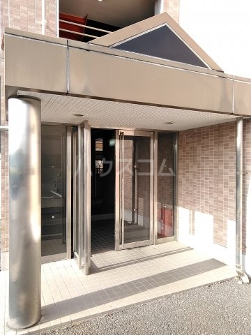 22/30 エントランス