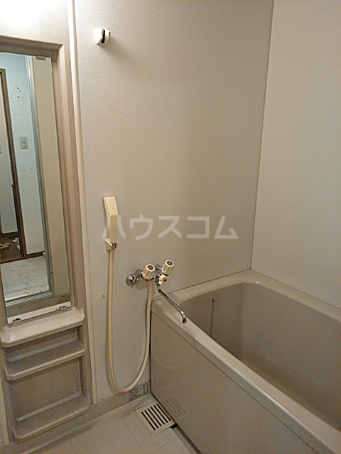13/30 浴室