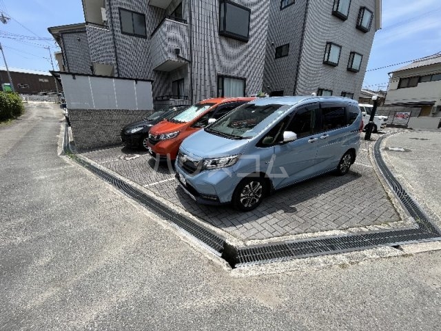 26/30 駐車場