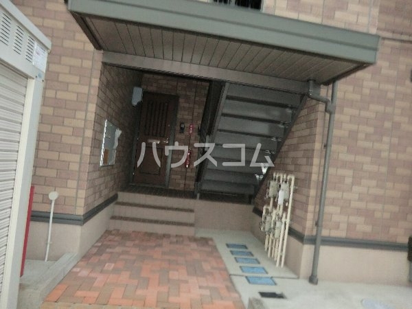 26/30 エントランス