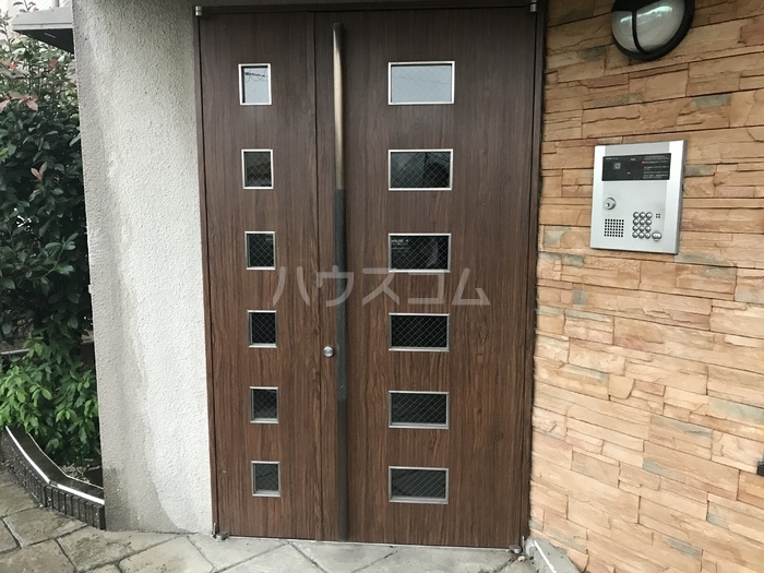 22/29 エントランス