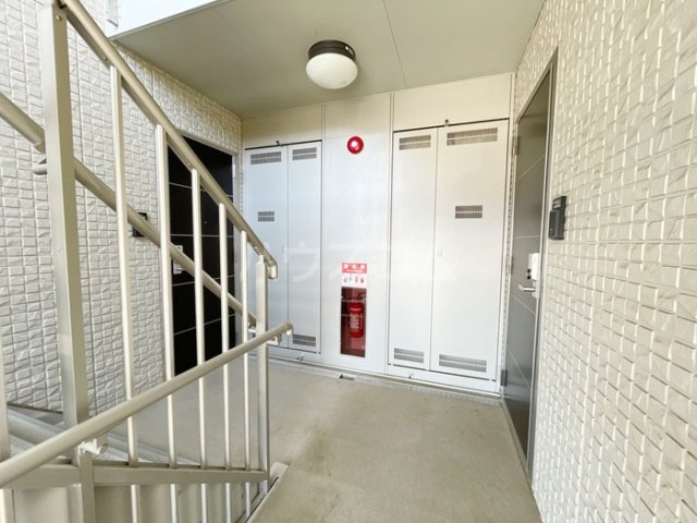 20/23 エントランス