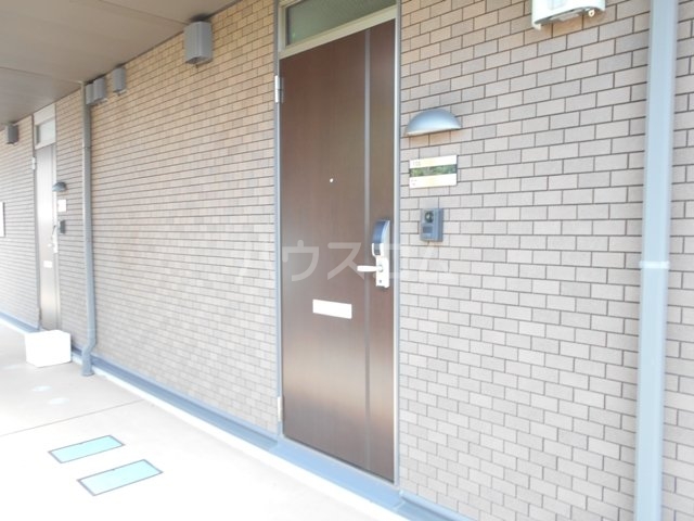 21/30 エントランス