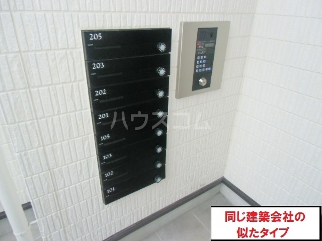 24/30 エントランス
