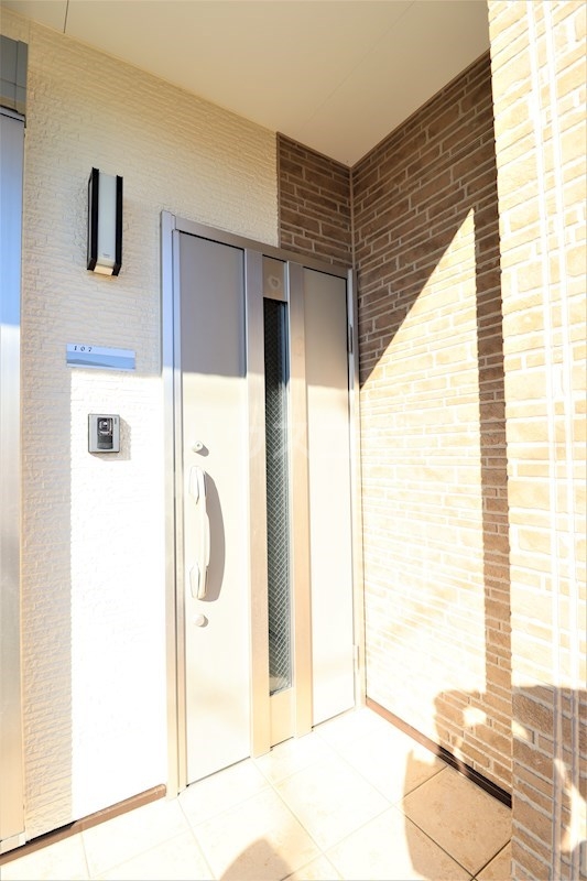 28/30 エントランス