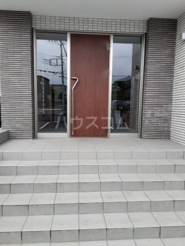 16/19 エントランス