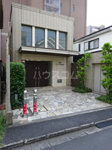 23/30 エントランス