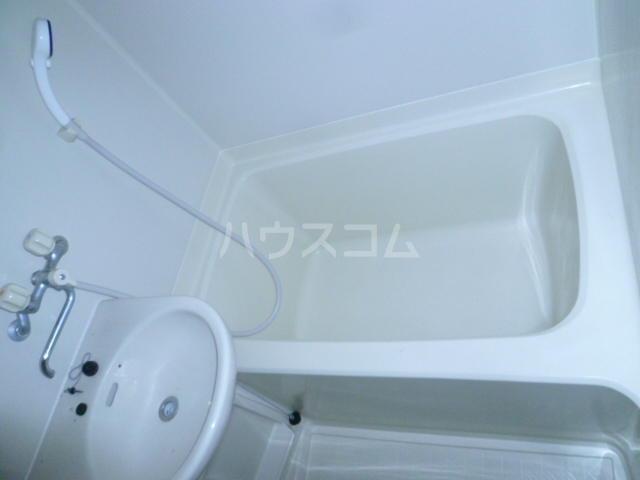 13/30 浴室