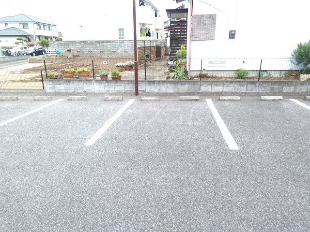 2/5 駐車場