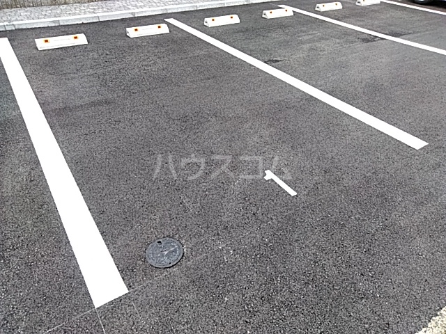 23/30 駐車場