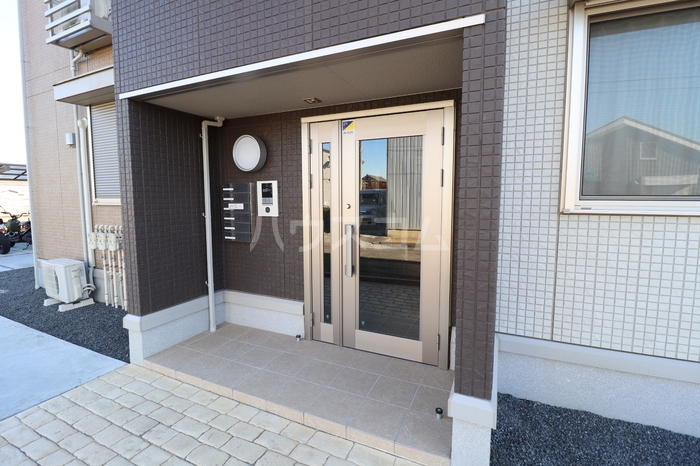 2/5 エントランス