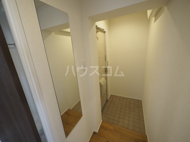 23/30 エントランス