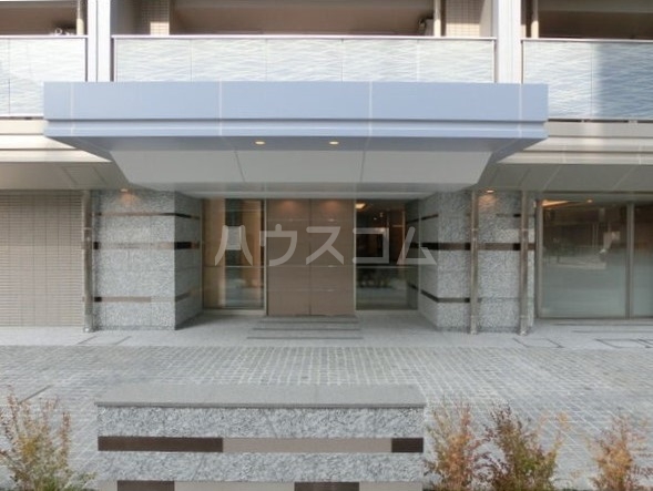 14/18 エントランス