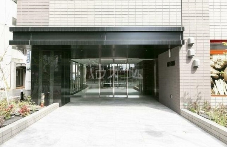 17/26 エントランス