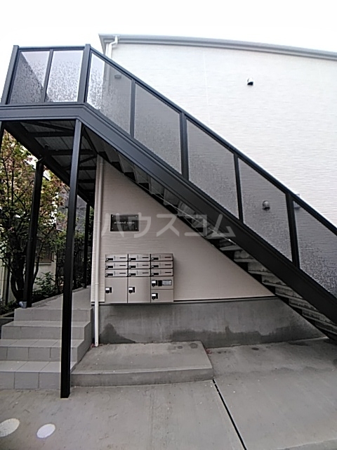 22/30 エントランス