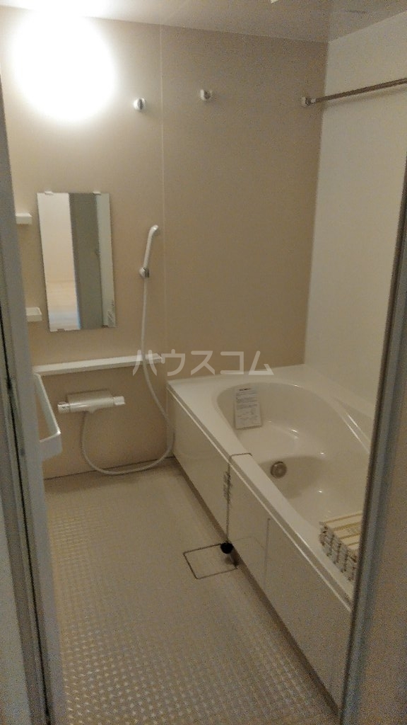 13/27 浴室