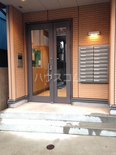 21/25 エントランス