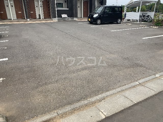 2/4 駐車場