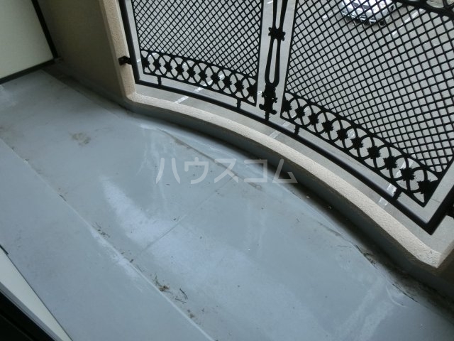 18/28 バルコニー