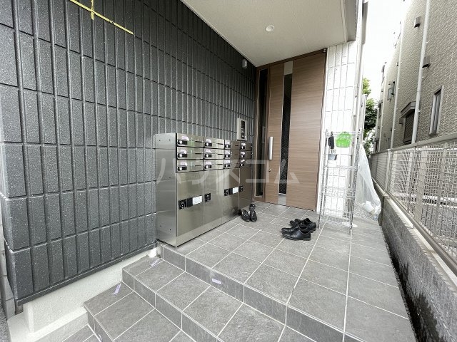 21/23 エントランス