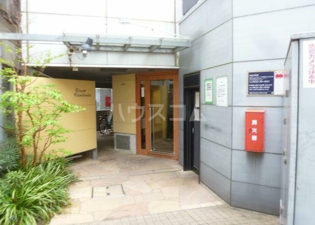 22/30 エントランス