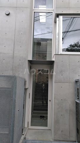 25/30 エントランス