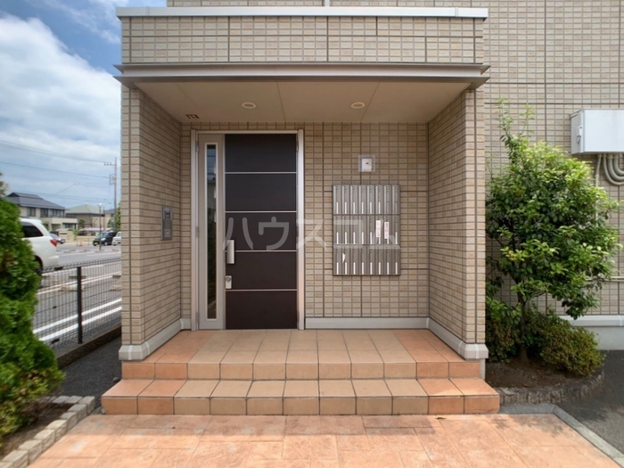 18/26 エントランス