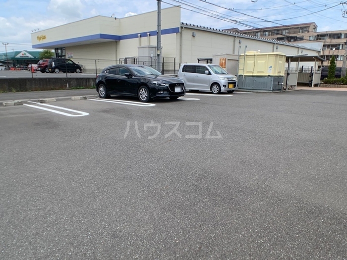 19/26 駐車場
