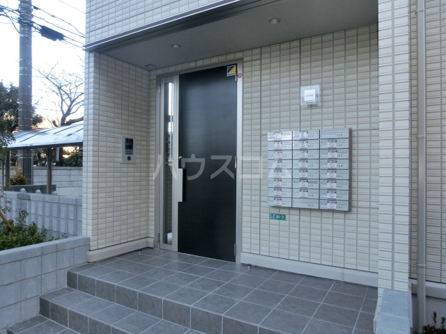 26/30 エントランス