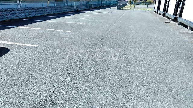 28/30 駐車場