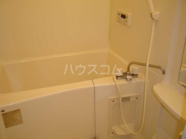 13/28 浴室