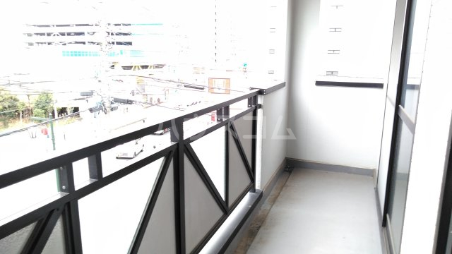 20/28 バルコニー