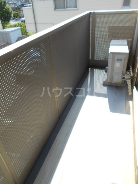 13/18 バルコニー