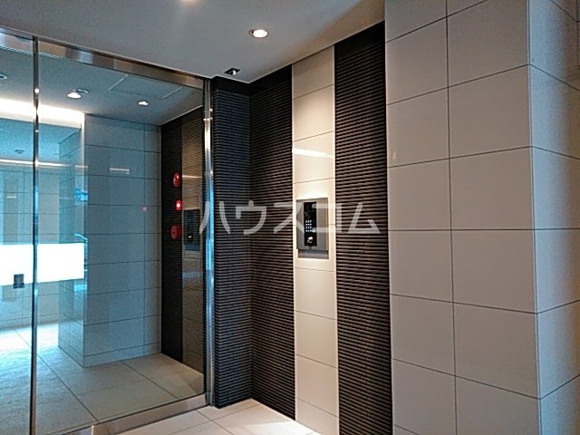 21/28 エントランス