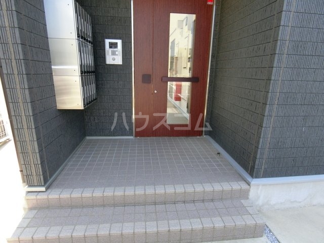 17/22 エントランス