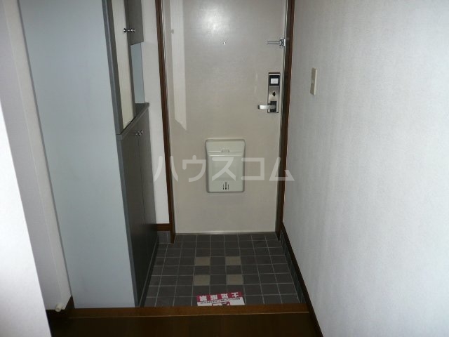 13/23 玄関