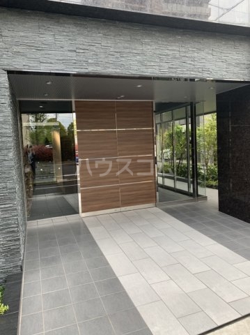 28/30 エントランス