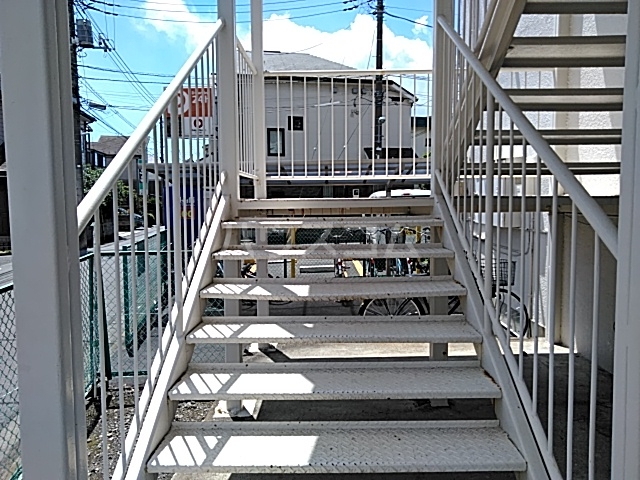 22/30 エントランス