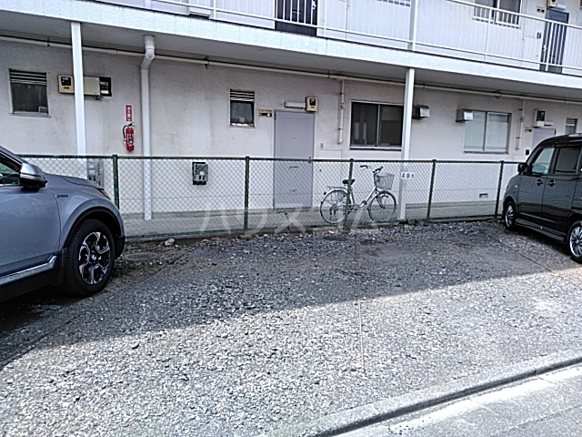 23/30 駐車場