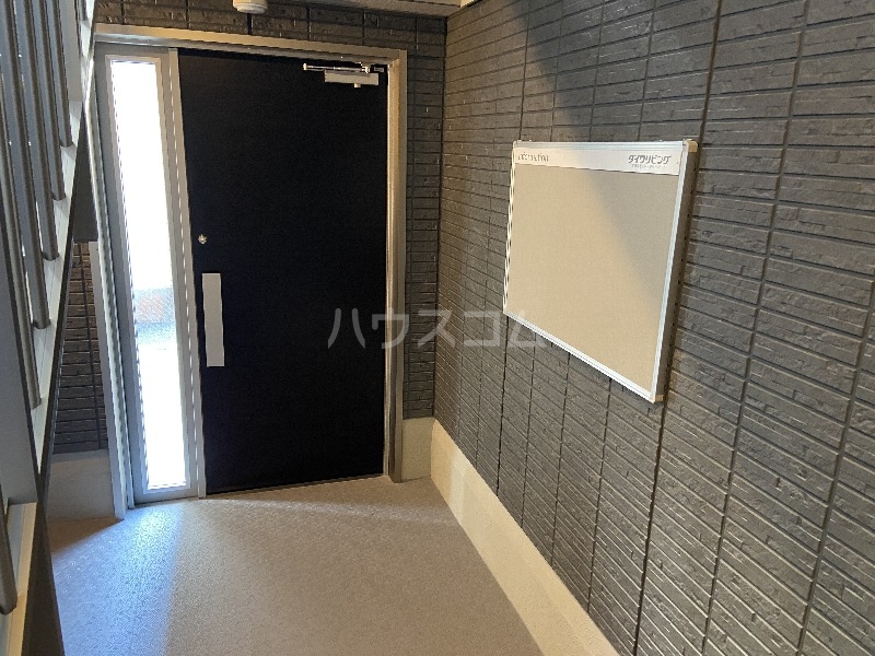 28/30 エントランス