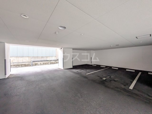 22/28 駐車場