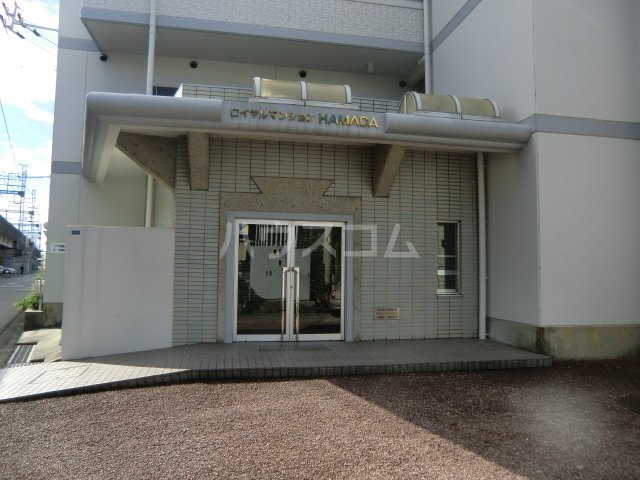 18/25 エントランス