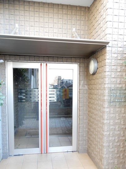 16/18 エントランス