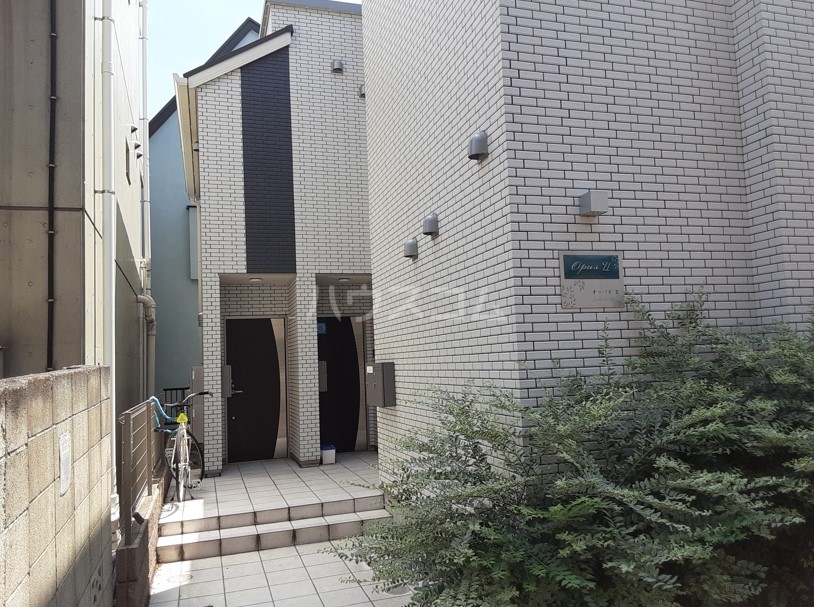 2/4 エントランス