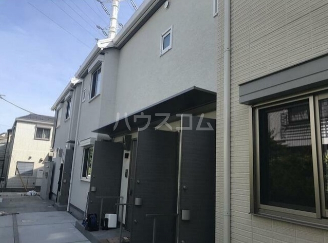 13/22 エントランス