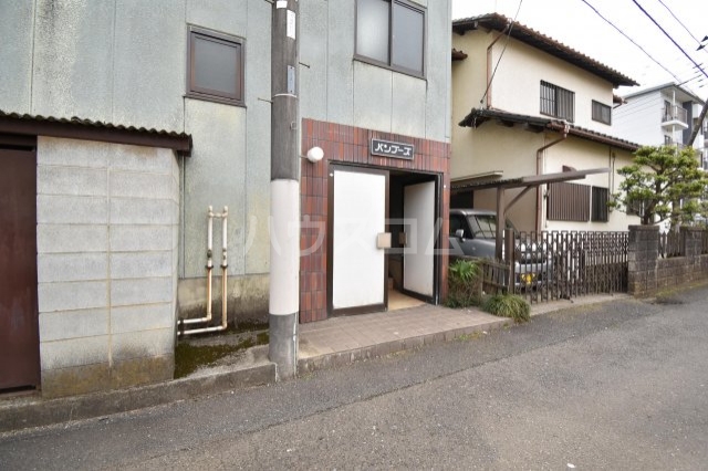 24/30 エントランス