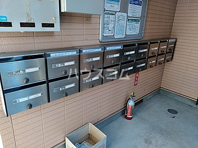 24/28 エントランス