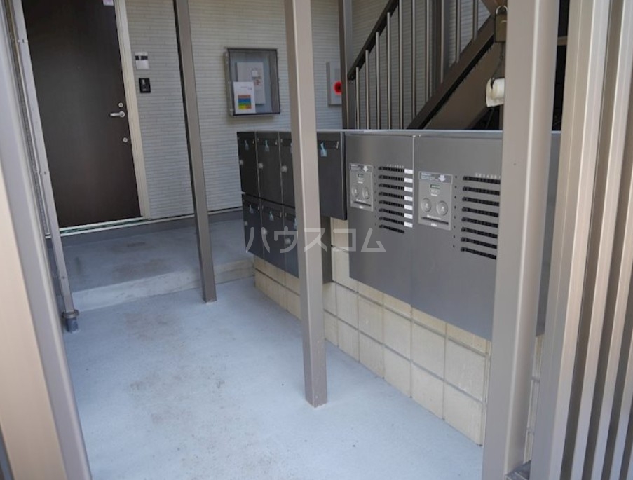 16/20 エントランス