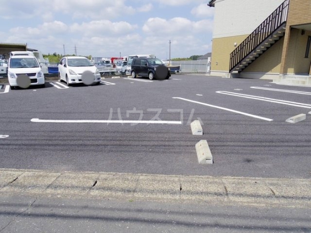 17/23 駐車場